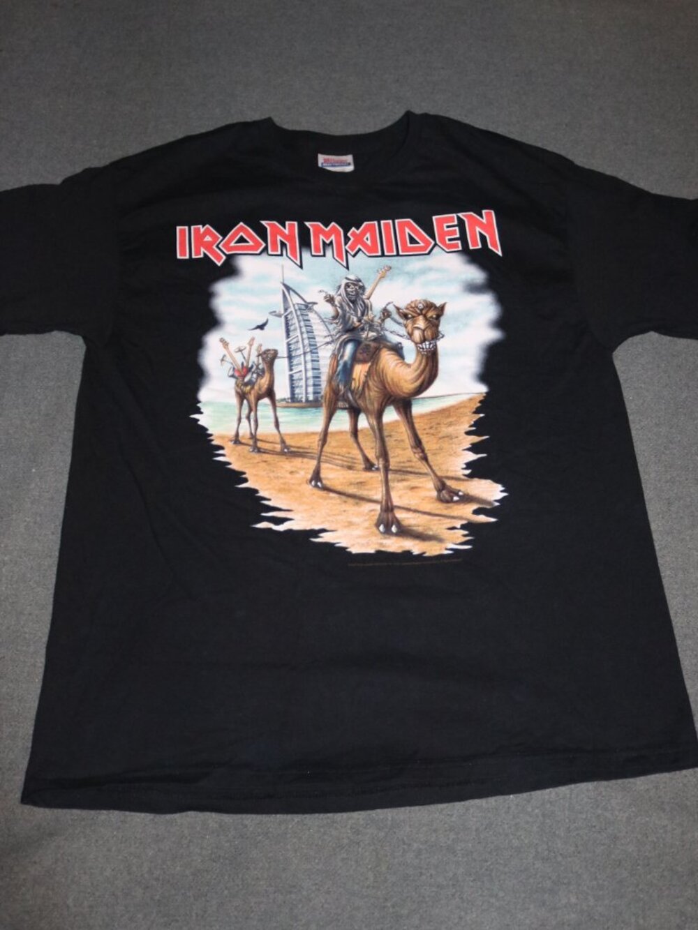 IRON MAIDEN T-shirt Mens Large Black Hanes Dubai 2007